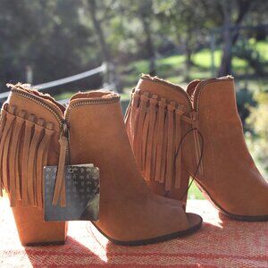 NEW Dolce Vita Josie Fringe Booties with Open Toes and Side Zippers Size 10 NWT